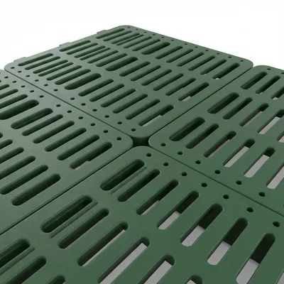 Plastic_slatted_floor_1767833947135